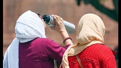 Minimum temperatures across most parts of the state—excluding some areas of central Maharashtra and Vidarbha—are forecast to remain above normal. (REPRESENTATIVE PHOTO) Minimum temperatures across most parts of the state—excluding some areas of central Maharashtra and Vidarbha—are forecast to remain above normal. (REPRESENTATIVE PHOTO)