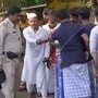 ডায়মন্ড হারবারের একটি বুথে পুনর্নির্বাচনের জন্য ভোটারদের লাইন। (ছবি সৌজন্যে এএনআই)