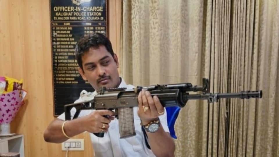 কালীঘাটের ওসি গৌতম দাস সাসপেন্ড (সৌজন্যে টুইটার)