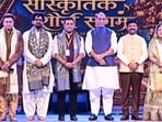 Defence minister Rajnath Singh attended a cultural event on May 3 in Prayagraj where famous folk singer Malini Awasthi and others regaled the audience. (HT photo)