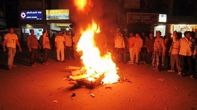 সুজাপুরের তৃণমূল প্রার্থী সাবিনা ইয়াসমিনের নির্বাচনী এজেন্ট আব্দুল রহমানকে তলব করা হয়েছে আজ। (ANI video Grab) সুজাপুরের তৃণমূল প্রার্থী সাবিনা ইয়াসমিনের নির্বাচনী এজেন্ট আব্দুল রহমানকে তলব করা হয়েছে আজ। (ANI video Grab)