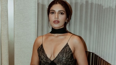బర్గి డ్యామ్ బోట్ ప్రమాదంపై హీరోయిన్ భూమి పెడ్నెకర్ పోస్ట్- తల్లి బిడ్డ దృశ్యం కలచివేసిందంటూ ఆవేదన బర్గి డ్యామ్ బోట్ ప్రమాదంపై హీరోయిన్ భూమి పెడ్నెకర్ పోస్ట్- తల్లి బిడ్డ దృశ్యం కలచివేసిందంటూ ఆవేదన