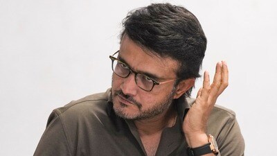 সৌরভের অফিসে হানা! ‘ফোন বন্ধ করো…’, তেড়ে এলেন দাদা, ভাইরাল ভিডিয়ো! কেসটা কী? (PTI) সৌরভের অফিসে হানা! ‘ফোন বন্ধ করো…’, তেড়ে এলেন দাদা, ভাইরাল ভিডিয়ো! কেসটা কী? (PTI)
