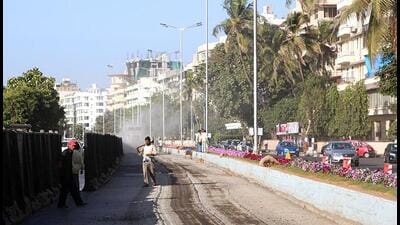 Similarly, the ongoing repair works at Marine Drive has caused huge inconvenience to the citizens. (Kunal Patil/HT photo) Similarly, the ongoing repair works at Marine Drive has caused huge inconvenience to the citizens. (Kunal Patil/HT photo)