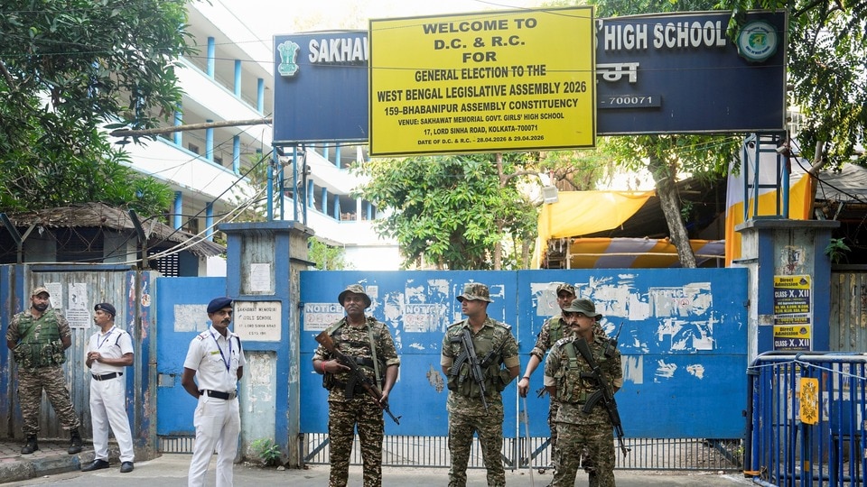 নিশ্ছিদ্র পাহারায় ভোট গণনার প্রস্তুতি (PTI)