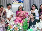 టీవీకే అధ్యక్షుడు విజయ్ తల్లిదండ్రులు, ఇతర కుటుంబ సభ్యుల ఆనందోత్సాహాలు(ANI Video Grab)
