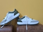Stylish indoor sports shoes for men to play with ease