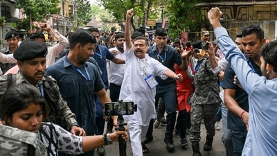 শুভেন্দু অধিকারী দাবি করলেন যে তৃণমূলের মুসলিম ভোটব্যাঙ্কে ফাটল ধরেছে। (ফাইল ছবি, সৌজন্যে পিটিআই) শুভেন্দু অধিকারী দাবি করলেন যে তৃণমূলের মুসলিম ভোটব্যাঙ্কে ফাটল ধরেছে। (ফাইল ছবি, সৌজন্যে পিটিআই)