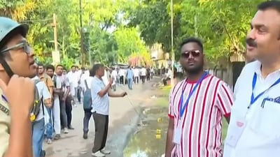 তৃণমূল প্রার্থী সোমনাথ শ্যামকে আটকানোর অভিযোগ পুলিশের বিরুদ্ধে। তৃণমূল প্রার্থী সোমনাথ শ্যামকে আটকানোর অভিযোগ পুলিশের বিরুদ্ধে।