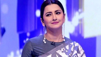 রচনাকে দেখে পড়ল জয় শ্রী রাম স্লোগান।