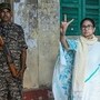 মমতা বন্দ্যোপাধ্যায় এবং অভিষেক বন্দ্যোপাধ্যায়ের বাড়ির সামনে কেন্দ্রীয় বাহিনী মোতায়েনের নির্দেশ নির্বাচন কমিশনের।(PTI)