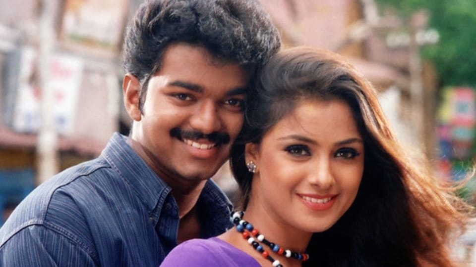 <p>తుల్లాడ మనముమ్ తుల్లుమ్ (Thulladha Manamum Thullum) - కుట్టి అనే మంచి మనసున్న యువకుడి కథ ఇది. ఈ చిత్రానికి IMDbలో 8.3 రేటింగ్ ఉంది. ఇది కూడా సన్ నెక్ట్స్ ఓటీటీ యాప్ లో ఉంది.</p>
