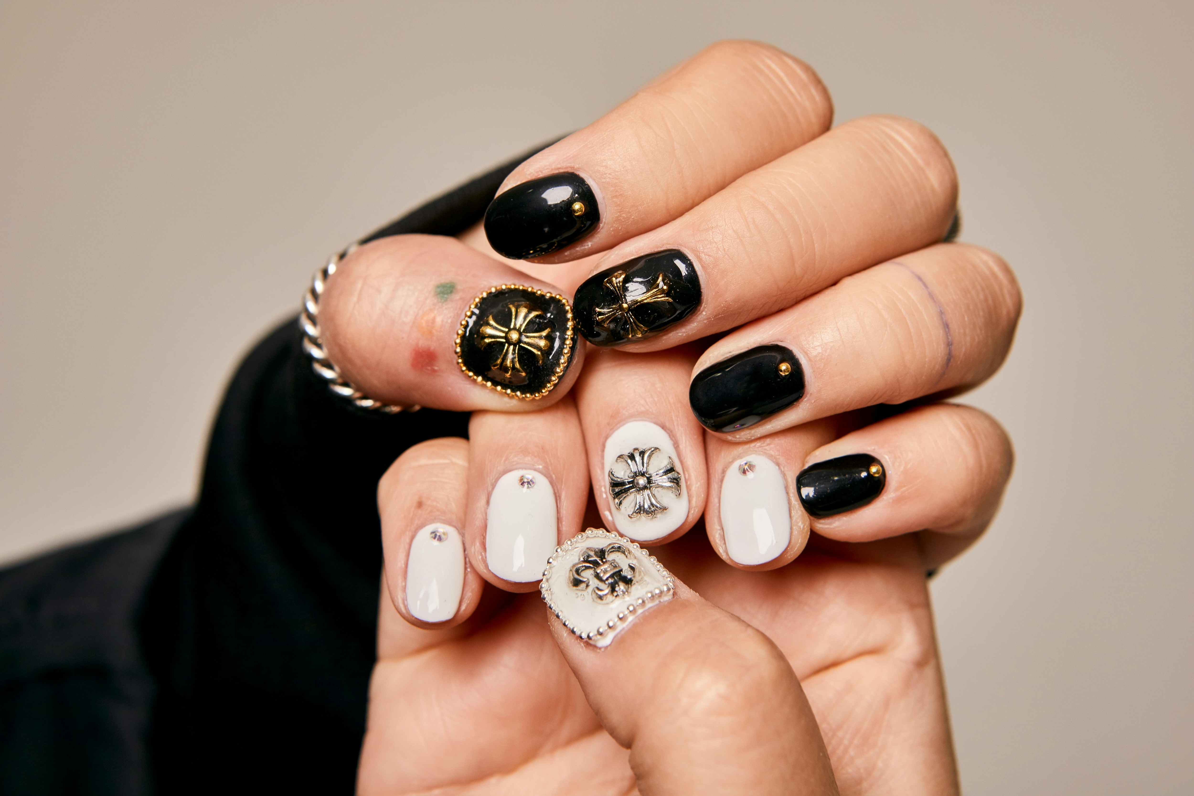 Glitter nails are trending, but in a subtle and classy way. (Pexel) Glitter nails are trending, but in a subtle and classy way. (Pexel)