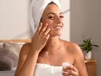 Gel sunscreen that are great for a shine-free look(freepik )