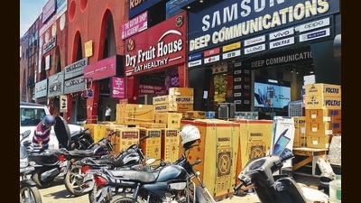 Encroachments in Sector 11, Panchkula. (Sant Arora/HT) Encroachments in Sector 11, Panchkula. (Sant Arora/HT)
