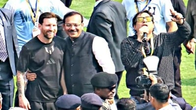বিস্ফোরক শতদ্রু দত্ত (সৌজন্যে টুইটার) বিস্ফোরক শতদ্রু দত্ত (সৌজন্যে টুইটার)