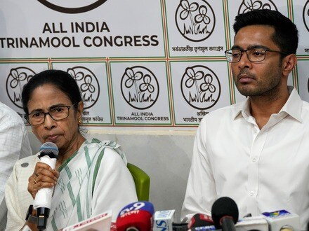 নির্বাচনী ধাক্কার পরে মমতা বন্দ্যোপাধ্যায়। (ছবি সৌজন্যে এপি)