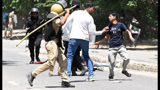 If Indian capitalism has to grow while India remains a democracy, we must build a rational, fair labour regime. (Sunil Ghosh /HT Photo)