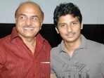 Actor Jiiva: తండ్రి మరణంతో నటుడు జీవా ఎంతలా ఏడుస్తున్నాడో చూడండి.. చెన్నైలో నిర్మాత ఆర్బీ చౌదరి అంత్యక్రియలు