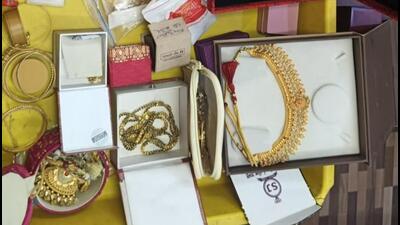 ED seizes gold, US dollars worth over ₹1 cr from Ashok Kharat’s bank locker ED seizes gold, US dollars worth over ₹1 cr from Ashok Kharat’s bank locker