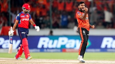 After Nitish Kumar Reddy removed Prabhsimran Singh, the writing was on the wall early as Eshan Malinga removed Shreyas Iyer. Three key batters down in the powerplay, PBKS' tendency for quick starts snapped. (ANI Picture Service) After Nitish Kumar Reddy removed Prabhsimran Singh, the writing was on the wall early as Eshan Malinga removed Shreyas Iyer. Three key batters down in the powerplay, PBKS' tendency for quick starts snapped. (ANI Picture Service)