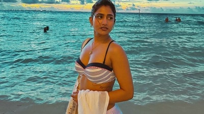 <p>‘‘నేను జీవితం నుంచి ఎస్కేప్ కాలేదు. ఇక్కడ కాస్త ఆపాను (పాజ్) అంతే’’ అనే క్యాప్షన్ తో ఈ హాట్ ఫొటోలను నయని షేర్ చేసింది.</p> (instagram-nayani_pavani) <p>‘‘నేను జీవితం నుంచి ఎస్కేప్ కాలేదు. ఇక్కడ కాస్త ఆపాను (పాజ్) అంతే’’ అనే క్యాప్షన్ తో ఈ హాట్ ఫొటోలను నయని షేర్ చేసింది.</p> (instagram-nayani_pavani)