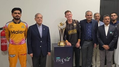Babar Azam, Pakistan PM, Marnus Labuschagne and Mohsin Naqvi ahead of the PSL 11 final. (X images) Babar Azam, Pakistan PM, Marnus Labuschagne and Mohsin Naqvi ahead of the PSL 11 final. (X images)