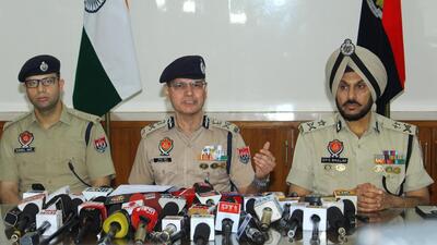 Punjab DGP Gaurav Yadav flanked by Amritsar commissioner of police Gurpreet Singh Bhullar and Amritsar Rural SSP Suhail Qasim Mir (left) at a press conference after inspecting the blast site at Khasa on Wednesday, (Sameer Sehgal/HT) Punjab DGP Gaurav Yadav flanked by Amritsar commissioner of police Gurpreet Singh Bhullar and Amritsar Rural SSP Suhail Qasim Mir (left) at a press conference after inspecting the blast site at Khasa on Wednesday, (Sameer Sehgal/HT)