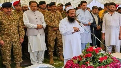 পাকিস্তান নাজরিয়াতি পার্টির চেয়ারম্যান শাহীর সিয়ালভী বলেন, পাকিস্তান সেনাবাহিনী হাফিজ সইদ ও মাসুদ আজহারের জন্য লড়াই করেছিল পাকিস্তান নাজরিয়াতি পার্টির চেয়ারম্যান শাহীর সিয়ালভী বলেন, পাকিস্তান সেনাবাহিনী হাফিজ সইদ ও মাসুদ আজহারের জন্য লড়াই করেছিল