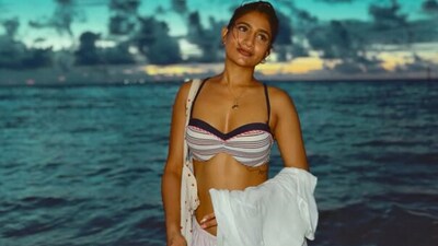 <p>మాల్దీవుల్లో రచ్చ చేస్తున్న నయని పావని తాజాగా మంట పుట్టించే ఫొటోలు షేర్ చేసింది.</p> (instagram-nayani_pavani) <p>మాల్దీవుల్లో రచ్చ చేస్తున్న నయని పావని తాజాగా మంట పుట్టించే ఫొటోలు షేర్ చేసింది.</p> (instagram-nayani_pavani)