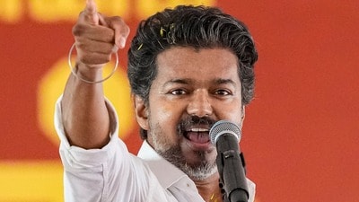 టీవీకే చీఫ్​ విజయ్​..