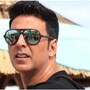 চোখে অপারেশন হল অক্ষয়ের