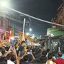 কলকাতার নিউমার্কেটের কাছে বিজেপির বিজয় মিছিল থেকে বুলডোজার দিয়ে মাংসের দোকান ভেঙে দেওয়ার অভিযোগ উঠেছে। 