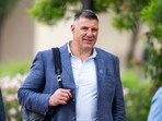 Mike Vrabel’s ongoing controversy has sparked new discussion around the Patriots’ pursuit of A.J. Brown.