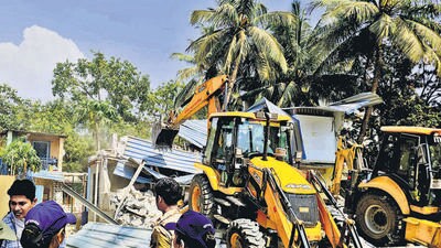 Navi Mumbai, India - May 7, 2026:Jewish Cemetry demolition today at Panvel in Navi Mumbai, India, on Thursday, May 7, 2026. (Photo by Bachchan Kumar/ Hindustan Times) (Hindustan Times) Navi Mumbai, India - May 7, 2026:Jewish Cemetry demolition today at Panvel in Navi Mumbai, India, on Thursday, May 7, 2026. (Photo by Bachchan Kumar/ Hindustan Times) (Hindustan Times)