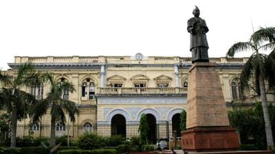 One wing of the complex, the press building, was supposed to house the municipal museum. But now, the MCD is considering housing the municipal artefacts at the Lahori Gate haveli museum. (HT Archive) One wing of the complex, the press building, was supposed to house the municipal museum. But now, the MCD is considering housing the municipal artefacts at the Lahori Gate haveli museum. (HT Archive)