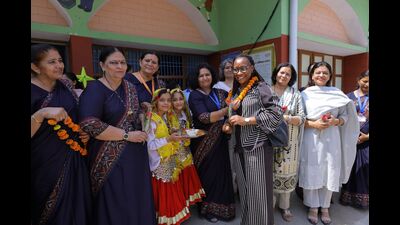 Representatives from Tanzania, Nigeria, Nepal, South Africa, Kenya, Rwanda, Ghana, the United Kingdom and Ireland visited eight government primary schools in Jhajjar, Gurugram, Rohtak and Sonepat. (HT)