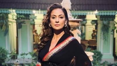 Simran slams Bollywood for looking down upon South actors. Simran slams Bollywood for looking down upon South actors.