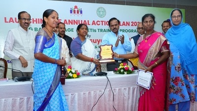 మహిళా సంఘాలకు శుభవార్త - వడ్డీ లేని రుణ పరిమితి రూ.10 లక్షలకు పెంపు మహిళా సంఘాలకు శుభవార్త - వడ్డీ లేని రుణ పరిమితి రూ.10 లక్షలకు పెంపు