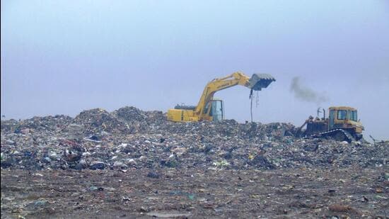 Kanjurmarg Dumping Ground - Photo by D. Stalin 31.10.12