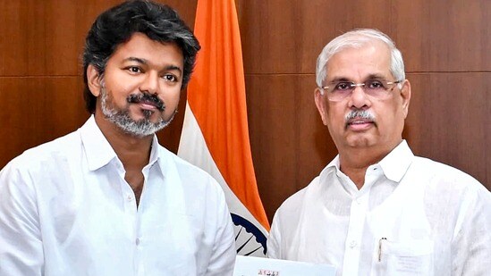 తమిళనాడు గవర్నర్ తో విజయ్ (PTI)