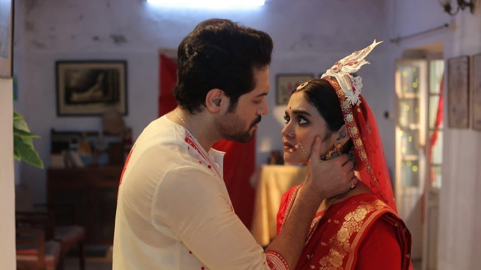 ছবিতে গৌরব নামে এক তরুণ সাংবাদিকের জীবনের গল্প উঠে এসেছে, যে অনাথ আশ্রমে বড় হয়ে পৃথিবীর সেরা বাবা হওয়ার স্বপ্ন দেখেন, ছোটবেলার সঙ্গী রাইকে বিয়ে করে তাঁদের কন্যাসন্তানের জন্ম হলেও সন্তানের প্রতি অতিরিক্ত সুরক্ষাবোধ তাঁদের দাম্পত্য সম্পর্কে টানাপোড়েন সৃষ্টি করে। 