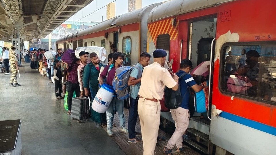 వేసవి ప్రత్యేక రైళ్లు