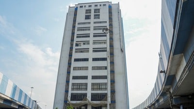 এখন কার হাতে বাংলা? (PTI) এখন কার হাতে বাংলা? (PTI)