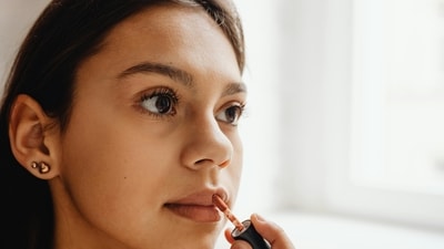 8 nude lipsticks for a soft glam summer vibe to get that perfect sun