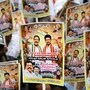 కాంగ్రెస్​ శ్రేణుల పోస్టర్లు..