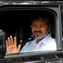 మ్యాజిక్ ఫిగర్ కోసం కొట్టుమిట్టాడుతున్న దళపతి విజయ్- బాడీగార్డ్ పోస్ట్ వైరల్- గతంలో త్రిషతో సంబంధంపై కూడా!

