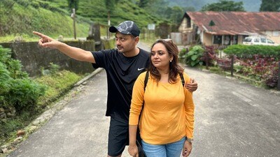 বিরসার সঙ্গে সুখের সংসার, চেনেন বিদিপ্তার প্রথম স্বামীকে? বিরসার সঙ্গে সুখের সংসার, চেনেন বিদিপ্তার প্রথম স্বামীকে?