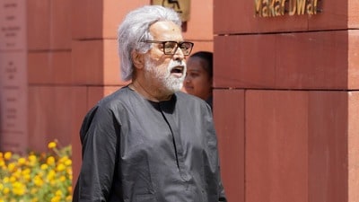 তৃণমূলের হোয়াটসঅ্যাপ গ্রুপে বেনজির সংঘাত তৃণমূলের হোয়াটসঅ্যাপ গ্রুপে বেনজির সংঘাত