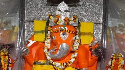 Kashi Yatra: విశ్వనాథుని దర్శనం తర్వాత ఇక్కడికి వెళ్లకపోతే ఫలితం ఉండదా? Kashi Yatra: విశ్వనాథుని దర్శనం తర్వాత ఇక్కడికి వెళ్లకపోతే ఫలితం ఉండదా?
